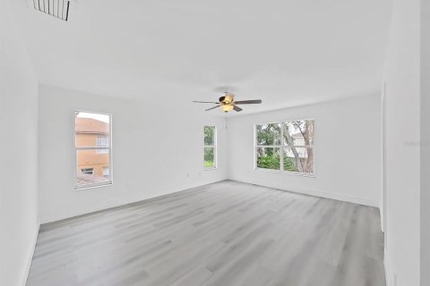 House in Brandon, Florida 4 bedrooms, 196.49 sq.m. № 2258523 - photo 19
