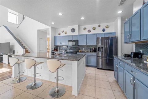 House in Gibsonton, Florida 3 bedrooms, 229.93 sq.m. № 1808401 - photo 8