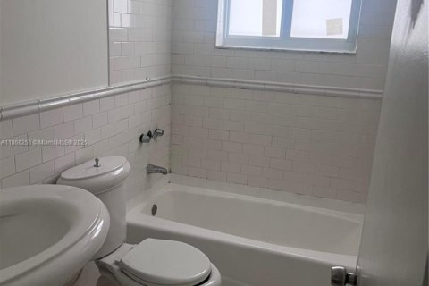 Condo in Miami Beach, Florida, 1 bedroom  № 1978304 - photo 14