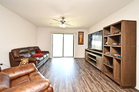 House in Leesburg, Florida 3 bedrooms, 115.57 sq.m. № 1735576 - photo 6