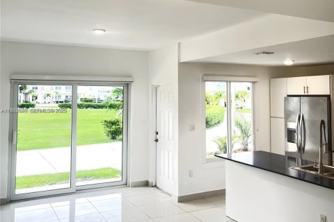 Купить таунхаус в Хомстед, Флорида 4 спальни, 133.22м2, № 1996250 - фото 3