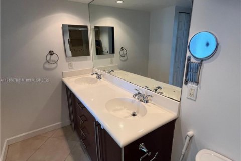 Copropriété à louer à Aventura, Floride: 2 chambres, 98.66 m2 № 1971028 - photo 9