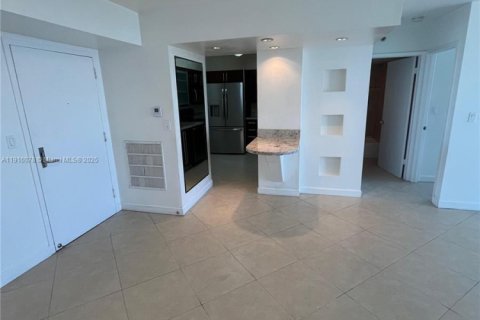 Copropriété à louer à Aventura, Floride: 2 chambres, 98.66 m2 № 1971028 - photo 2