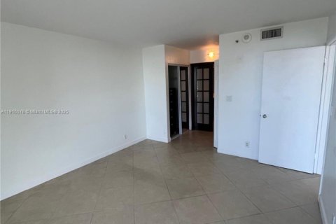Copropriété à louer à Aventura, Floride: 2 chambres, 98.66 m2 № 1971028 - photo 6
