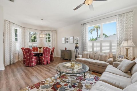 House in Lutz, Florida 3 bedrooms, 178.47 sq.m. № 2205268 - photo 9