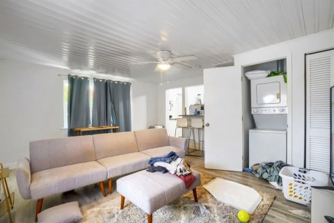 Commercial property in Saint Petersburg, Florida 5 bedrooms, 213.68 sq.m. № 2149308 - photo 20