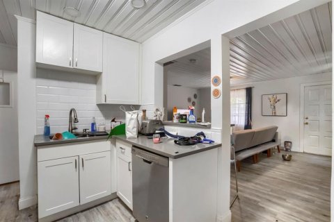 Commercial property in Saint Petersburg, Florida 5 bedrooms, 213.68 sq.m. № 2149308 - photo 29