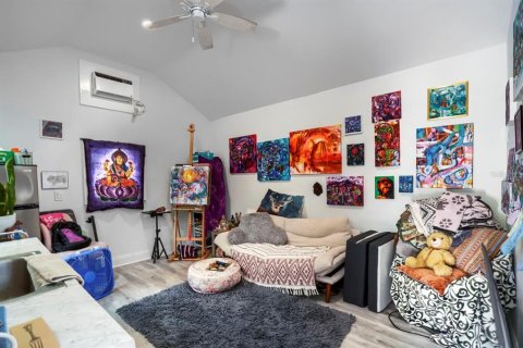 Commercial property in Saint Petersburg, Florida 5 bedrooms, 213.68 sq.m. № 2149308 - photo 30