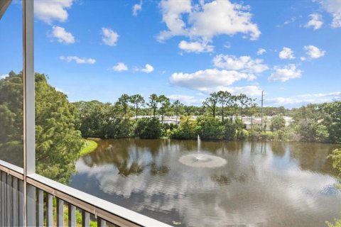 Condo in Sarasota, Florida, 1 bedroom  № 2387486 - photo 10