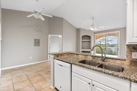 Condo in Sarasota, Florida, 1 bedroom  № 2387486 - photo 17