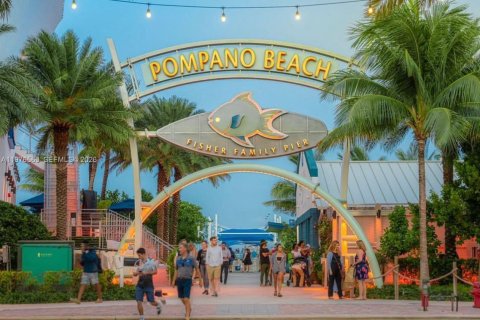 Condo in Pompano Beach, Florida, 2 bedrooms  № 2040618 - photo 21