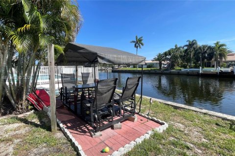 Condo in Pompano Beach, Florida, 2 bedrooms  № 2040618 - photo 18