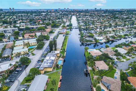 Condo in Pompano Beach, Florida, 2 bedrooms  № 2040618 - photo 2