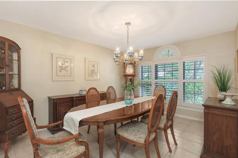 House in Sarasota, Florida 3 bedrooms, 177.35 sq.m. № 1884817 - photo 10