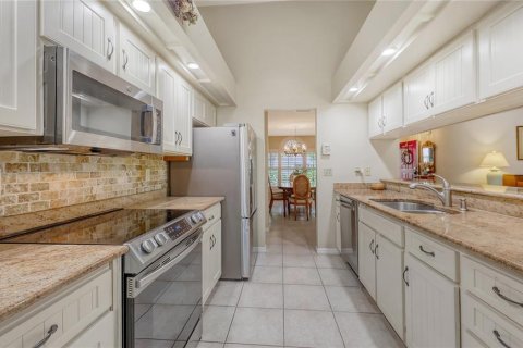House in Sarasota, Florida 3 bedrooms, 177.35 sq.m. № 1884817 - photo 15