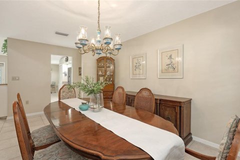 House in Sarasota, Florida 3 bedrooms, 177.35 sq.m. № 1884817 - photo 11