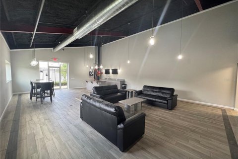 Commercial property in Jacksonville, Florida № 1884274 - photo 12