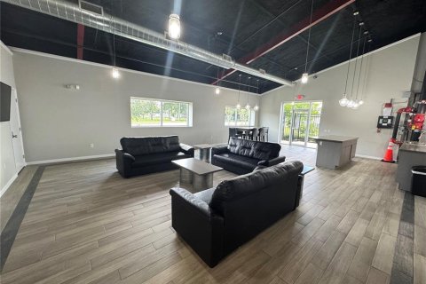 Commercial property in Jacksonville, Florida № 1884274 - photo 11