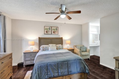 Condo in Sunrise, Florida, 2 bedrooms  № 1741515 - photo 17