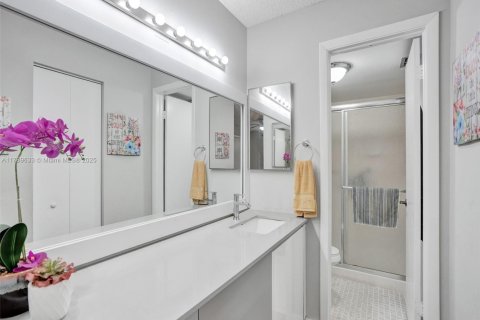 Condo in Sunrise, Florida, 2 bedrooms  № 1741515 - photo 4