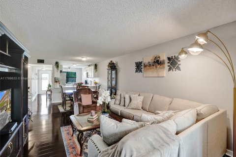 Condo in Sunrise, Florida, 2 bedrooms  № 1741515 - photo 25
