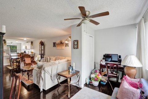 Condo in Sunrise, Florida, 2 bedrooms  № 1741515 - photo 26
