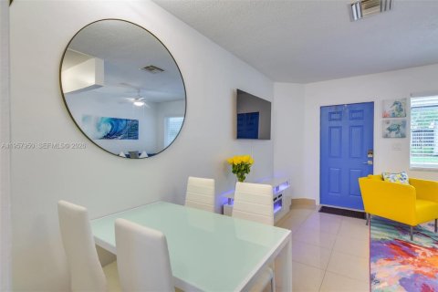 Immobilier commercial à vendre à Hallandale Beach, Floride: 199.83 m2 № 2019628 - photo 14