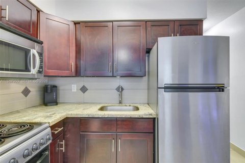 Immobilier commercial à vendre à Hallandale Beach, Floride: 199.83 m2 № 2019628 - photo 15