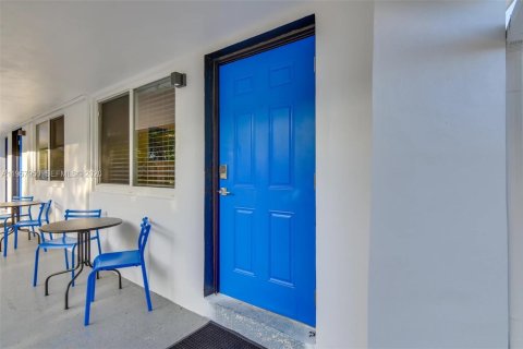 Immobilier commercial à vendre à Hallandale Beach, Floride: 199.83 m2 № 2019628 - photo 6