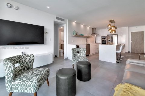 Condominio en alquiler en Hollywood, Florida, 2 dormitorios, 84.08 m2 № 2039892 - foto 21