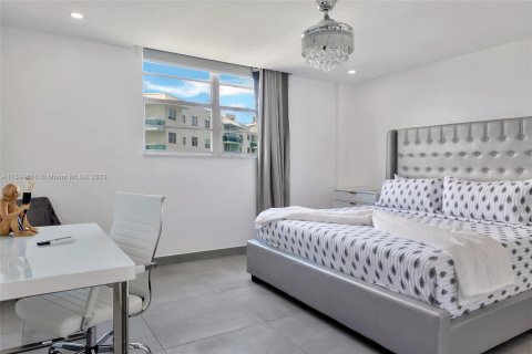 Condominio en alquiler en Hollywood, Florida, 2 dormitorios, 84.08 m2 № 2039892 - foto 26