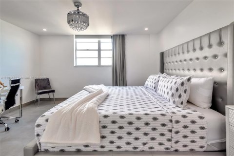 Condominio en alquiler en Hollywood, Florida, 2 dormitorios, 84.08 m2 № 2039892 - foto 28