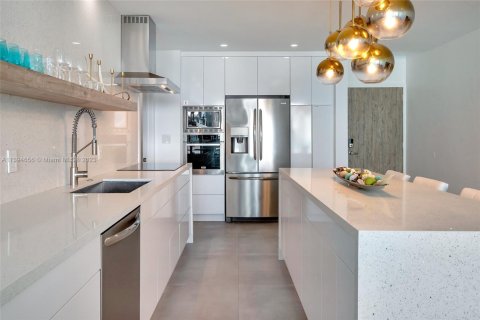 Condominio en alquiler en Hollywood, Florida, 2 dormitorios, 84.08 m2 № 2039892 - foto 8