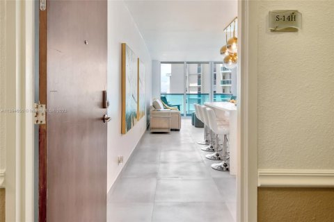 Condominio en alquiler en Hollywood, Florida, 2 dormitorios, 84.08 m2 № 2039892 - foto 14