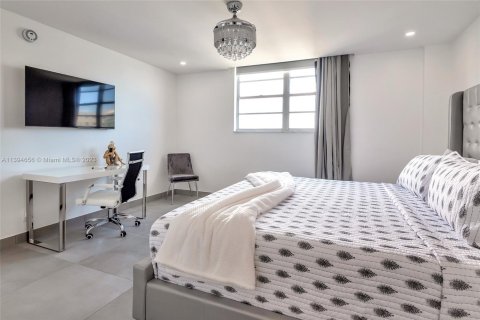 Condominio en alquiler en Hollywood, Florida, 2 dormitorios, 84.08 m2 № 2039892 - foto 29