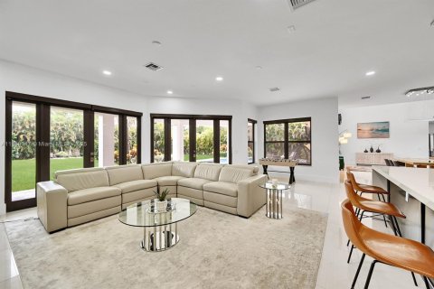 House in Plantation, Florida 5 bedrooms, 406.91 sq.m. № 1887827 - photo 14