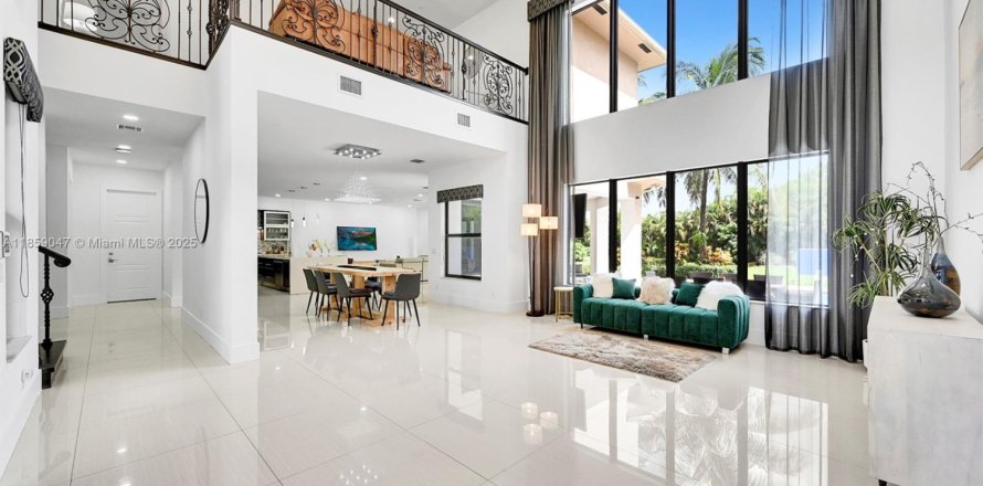 House in Plantation, Florida 5 bedrooms, 406.91 sq.m. № 1887827