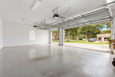 House in Lady Lake, Florida 3 bedrooms, 272.95 sq.m. № 1831140 - photo 20