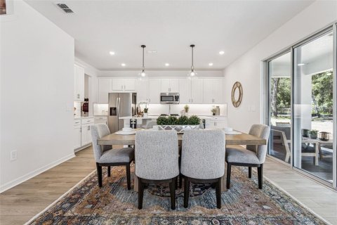 Villa ou maison à vendre à Apopka, Floride: 4 chambres, 230.96 m2 № 2142882 - photo 4
