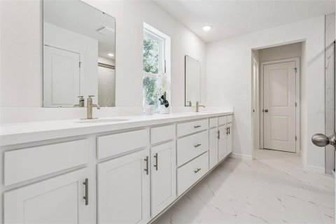 Villa ou maison à vendre à Apopka, Floride: 4 chambres, 230.96 m2 № 2142882 - photo 15