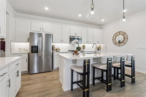 Villa ou maison à vendre à Apopka, Floride: 4 chambres, 230.96 m2 № 2142882 - photo 6