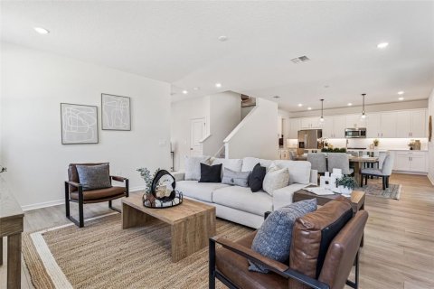 Villa ou maison à vendre à Apopka, Floride: 4 chambres, 230.96 m2 № 2142882 - photo 8