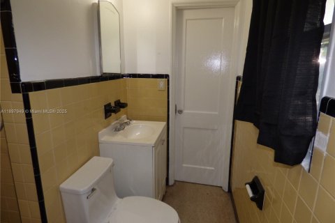 Снять в аренду квартиру в Холливуд, Флорида 1 спальня, 399.85м2, № 1949684 - фото 5