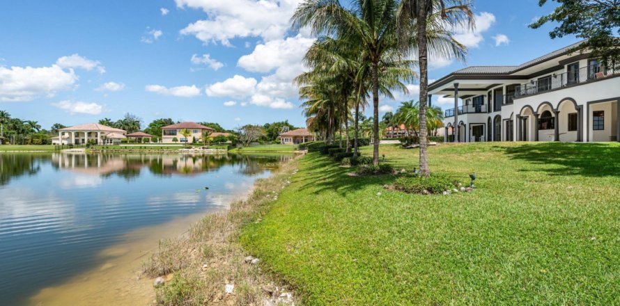 Casa en Davie, Florida 7 dormitorios, 857.86 m2 № 1186344