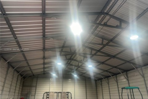 Immobilier commercial à vendre à Okeechobee, Floride № 1987843 - photo 11