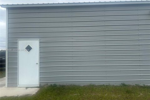Immobilier commercial à vendre à Okeechobee, Floride № 1987843 - photo 14