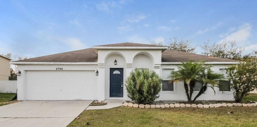 House in Kissimmee, Florida 3 bedrooms, 183.57 sq.m. № 2389136