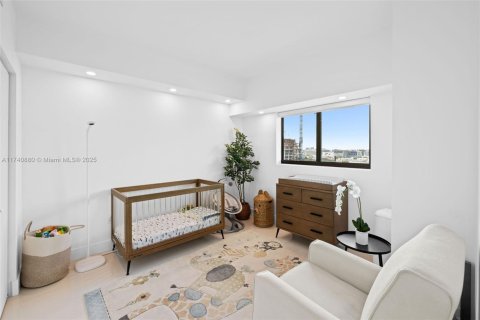 Condo in Miami, Florida, 2 bedrooms  № 1864576 - photo 24