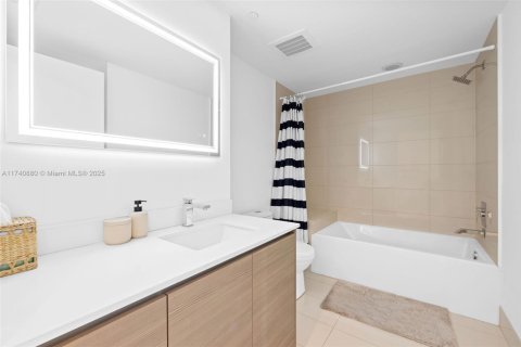 Condo in Miami, Florida, 2 bedrooms  № 1864576 - photo 28