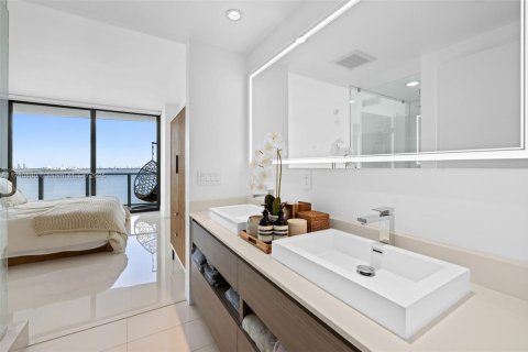 Condo in Miami, Florida, 2 bedrooms  № 1864576 - photo 20